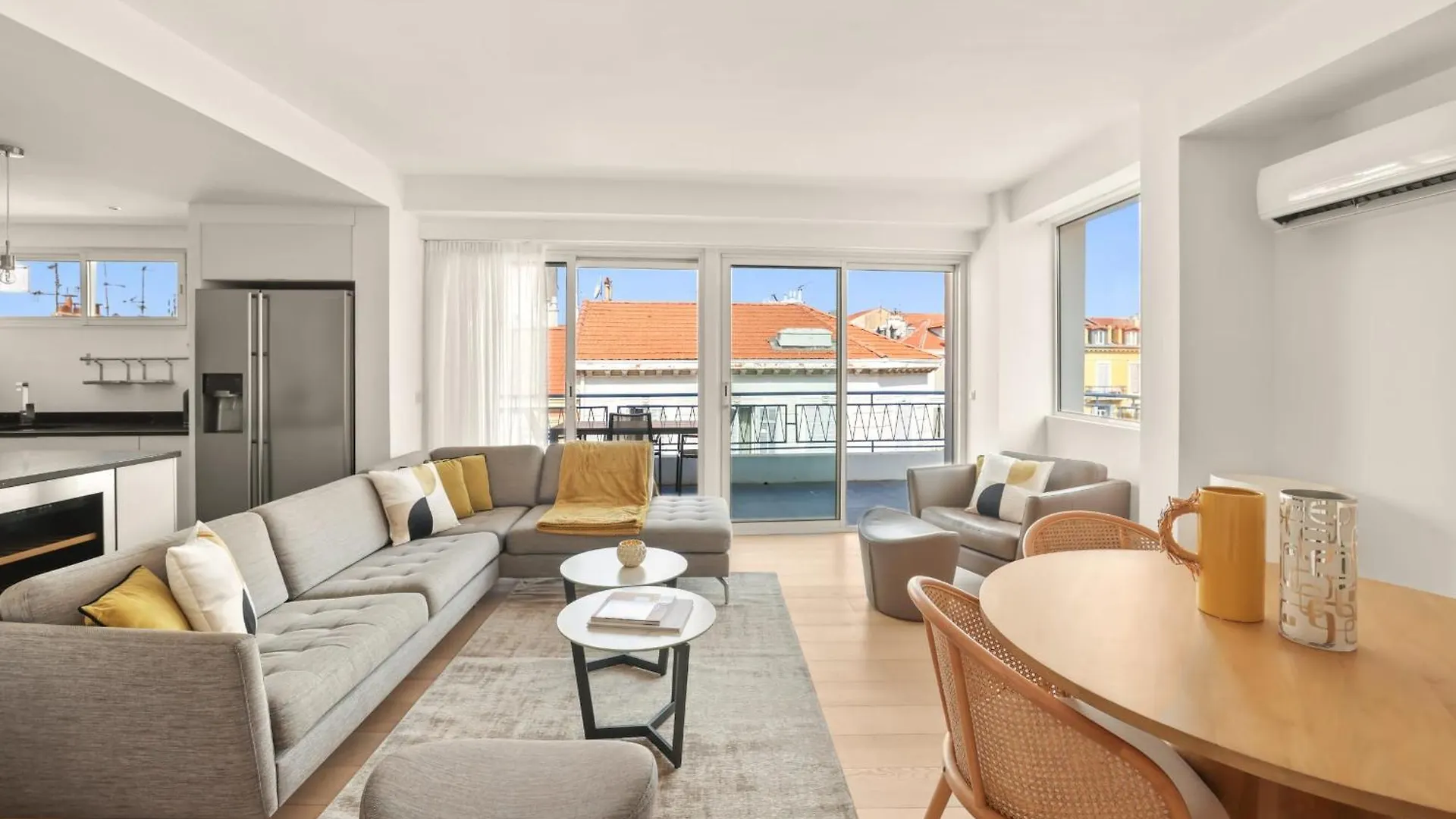 דירה Ref 1493 - Cannes -City Center Banane District צרפת